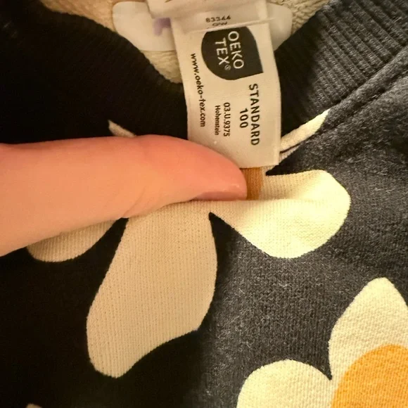 Hanna Andersson 3-6 mos Black and Yellow Daisy Baby Terry Sweatsuit Matching Set - Picture 6 of 6